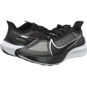Never worn Nike Zoom Gravity shoes